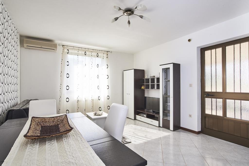 Appartement Lovely Roses à Umag Extérieur photo