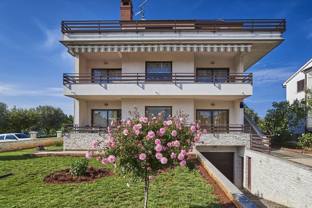 Appartement Lovely Roses à Umag Extérieur photo